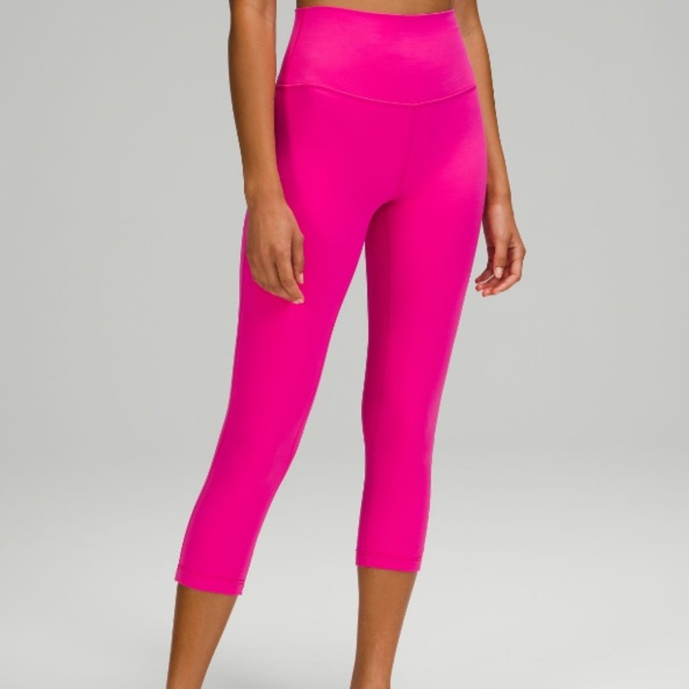 Lululemon High Rise 21” Aligns in Sonic Pink